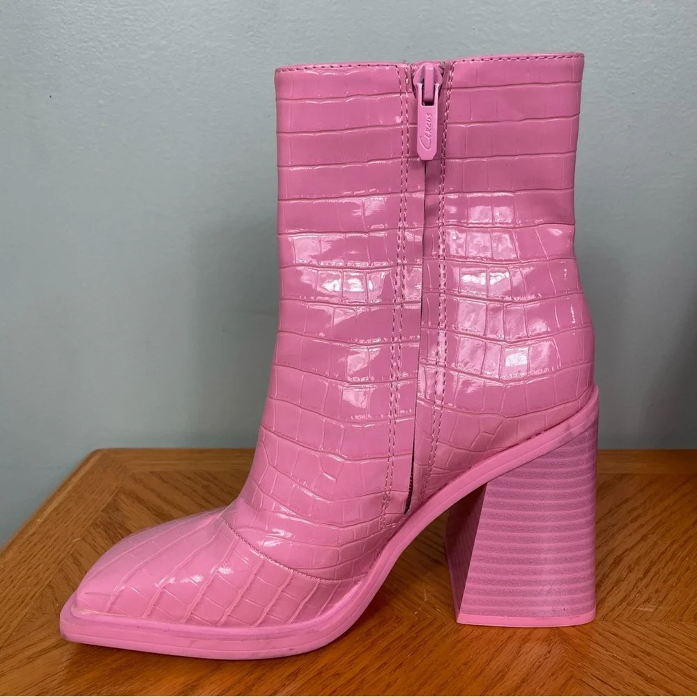 Circus by Sam Edelman Pink Croc Layla Embossed Block Heel‎ Bootie Boot Size 6